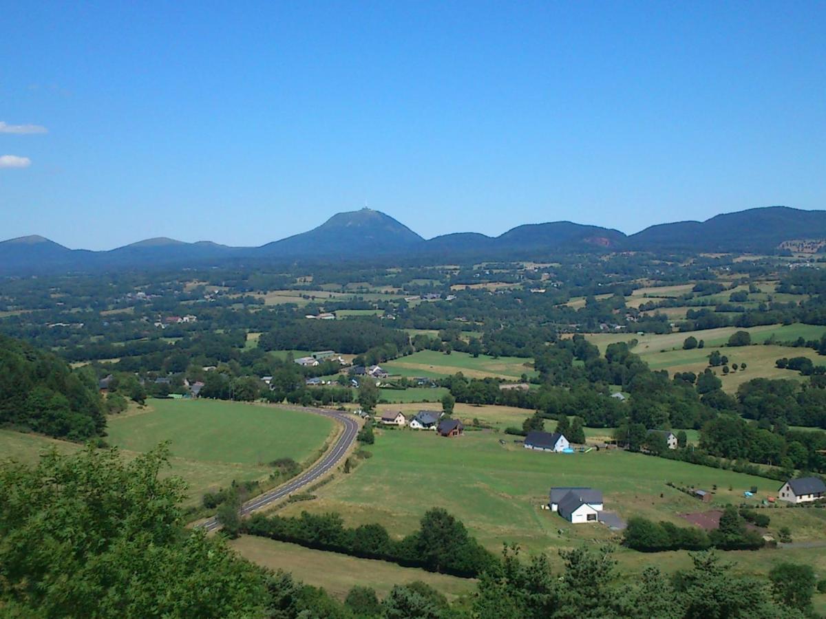 Lilas, Gite Saint Antoine, Orcival, Entre Sancy Et Volcans. Экстерьер фото