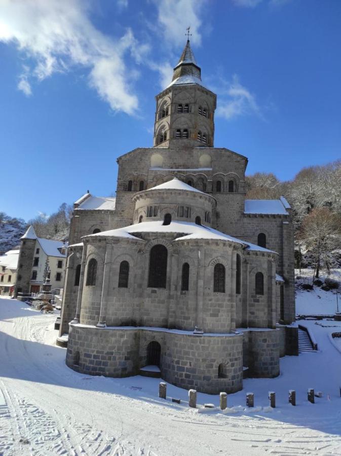 Lilas, Gite Saint Antoine, Orcival, Entre Sancy Et Volcans. Экстерьер фото